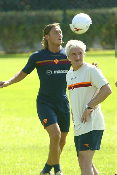 Il primo allenamento di Totti con il nuovo allenatore Rudy Voeller (LaPresse)